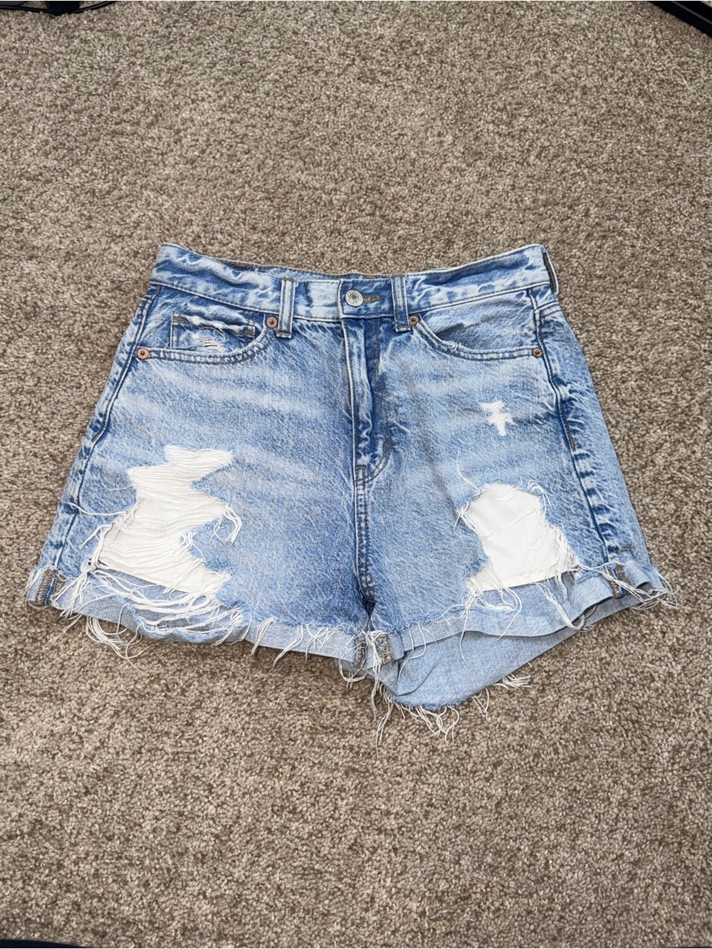 American Eagle High Waisted Distressed Denim Mom Shorts Light Wash